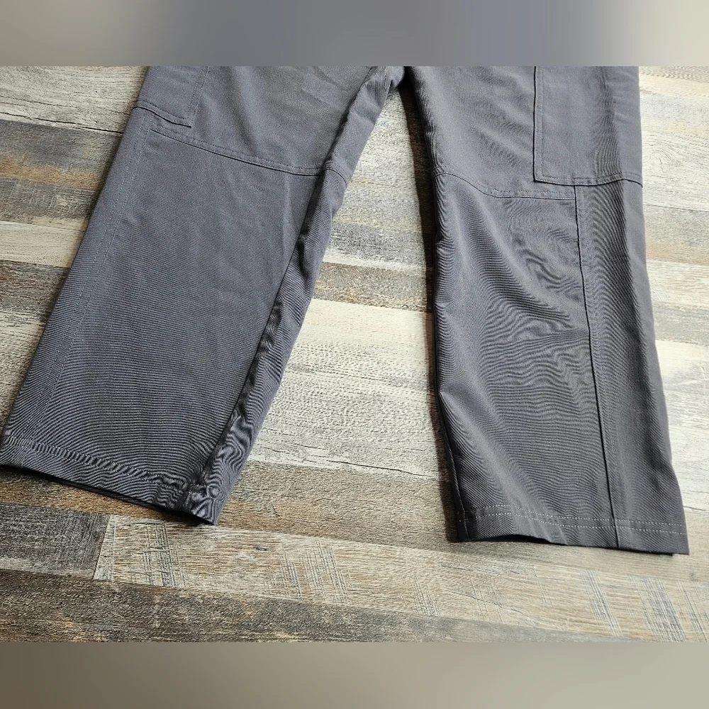 FIGS Men's Small Scrub Pants Grey